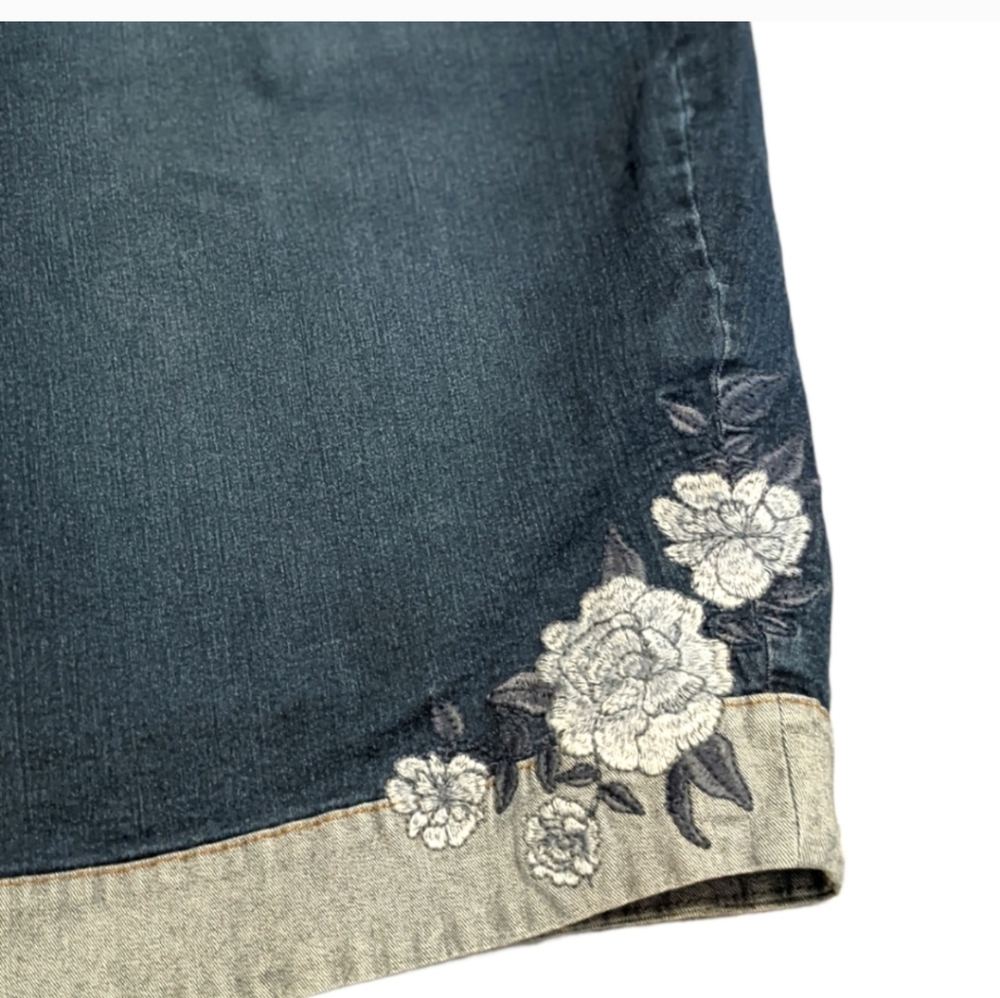 #632 Gloria Vanderbilt "AMANDA"Denim Floral Shorts 24W - Picture 2 of 9